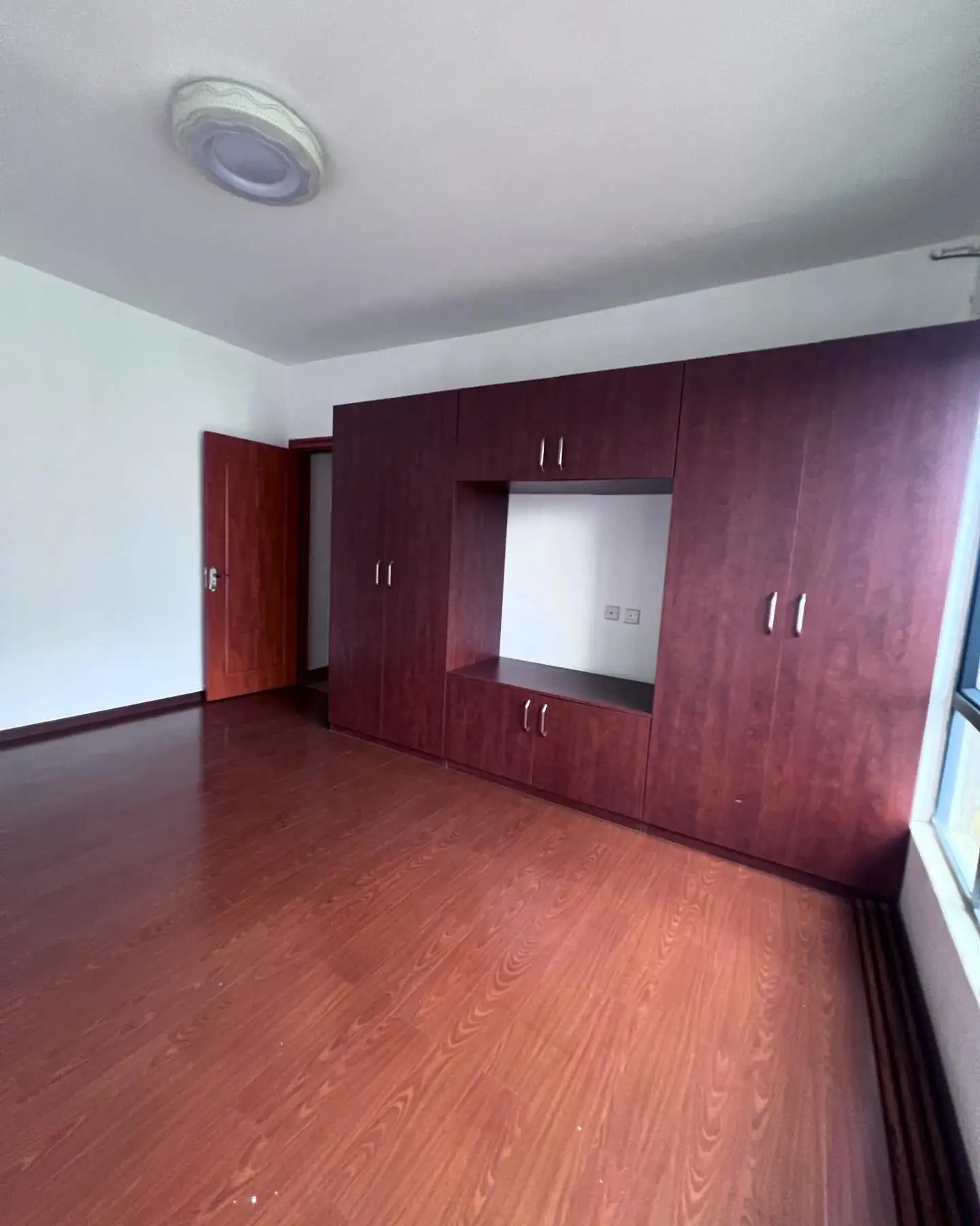 executive three bedroom apartment to let in Kilimani Image