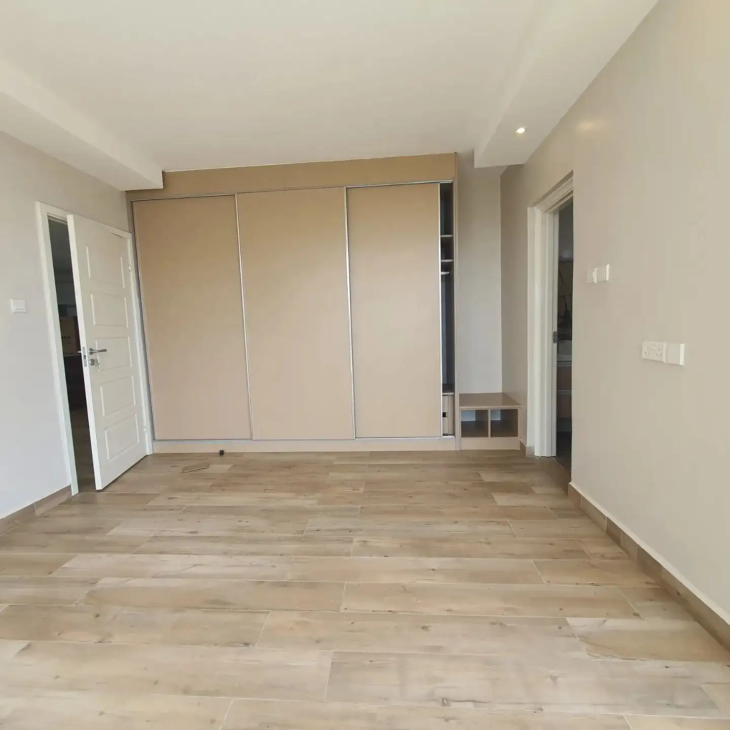 2 Bedroom apartment For Rent/ Sale in Parklands Image