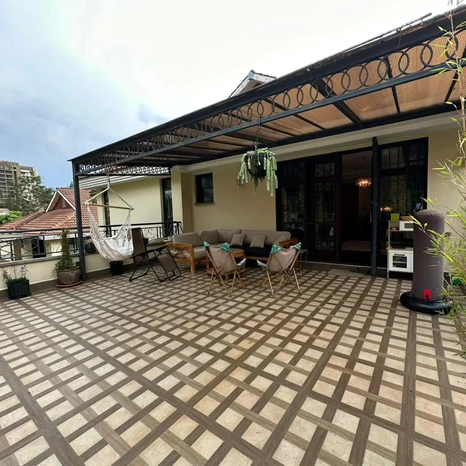 4 bedroom maisonette to let in Lavington Image