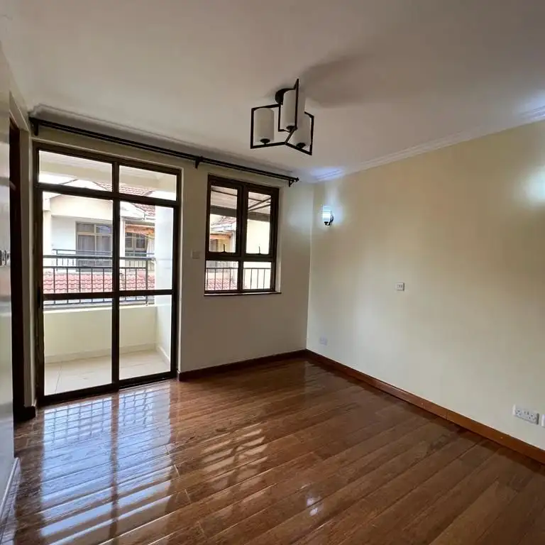 5 bedroom maisonette to let in Lavington Image