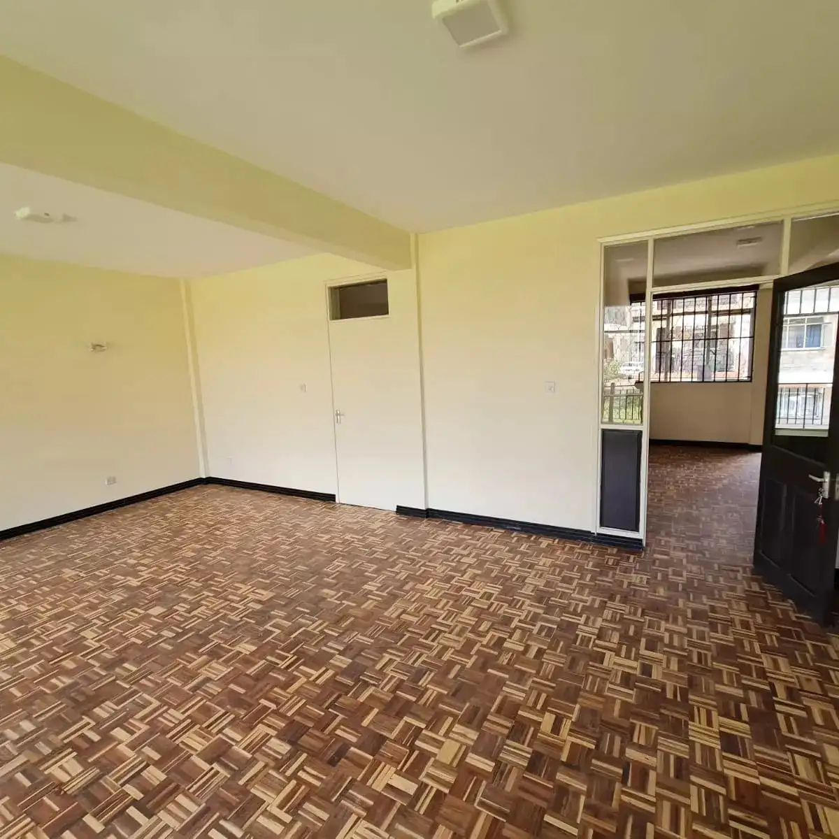 Spacious 3 Bedroom Apartment For Office Use For Rent In Hurlingham. Image