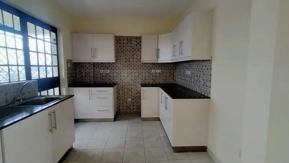 Classy and spacious  3 bedroom apartment to let on ngong Rd Image