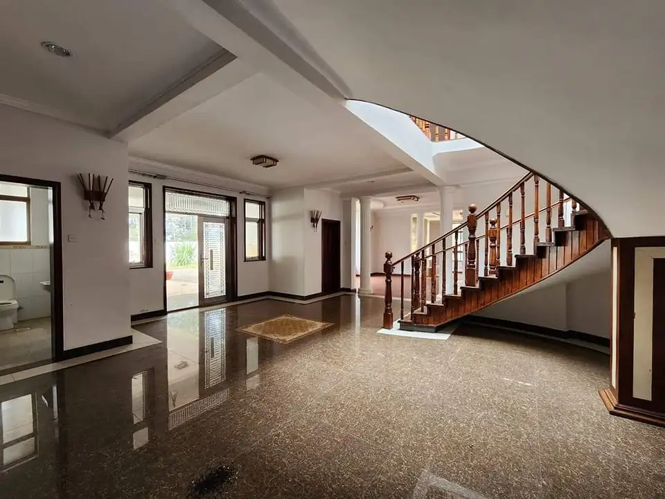 6 bedroom maisonette plus dsq for sale in Karen Image