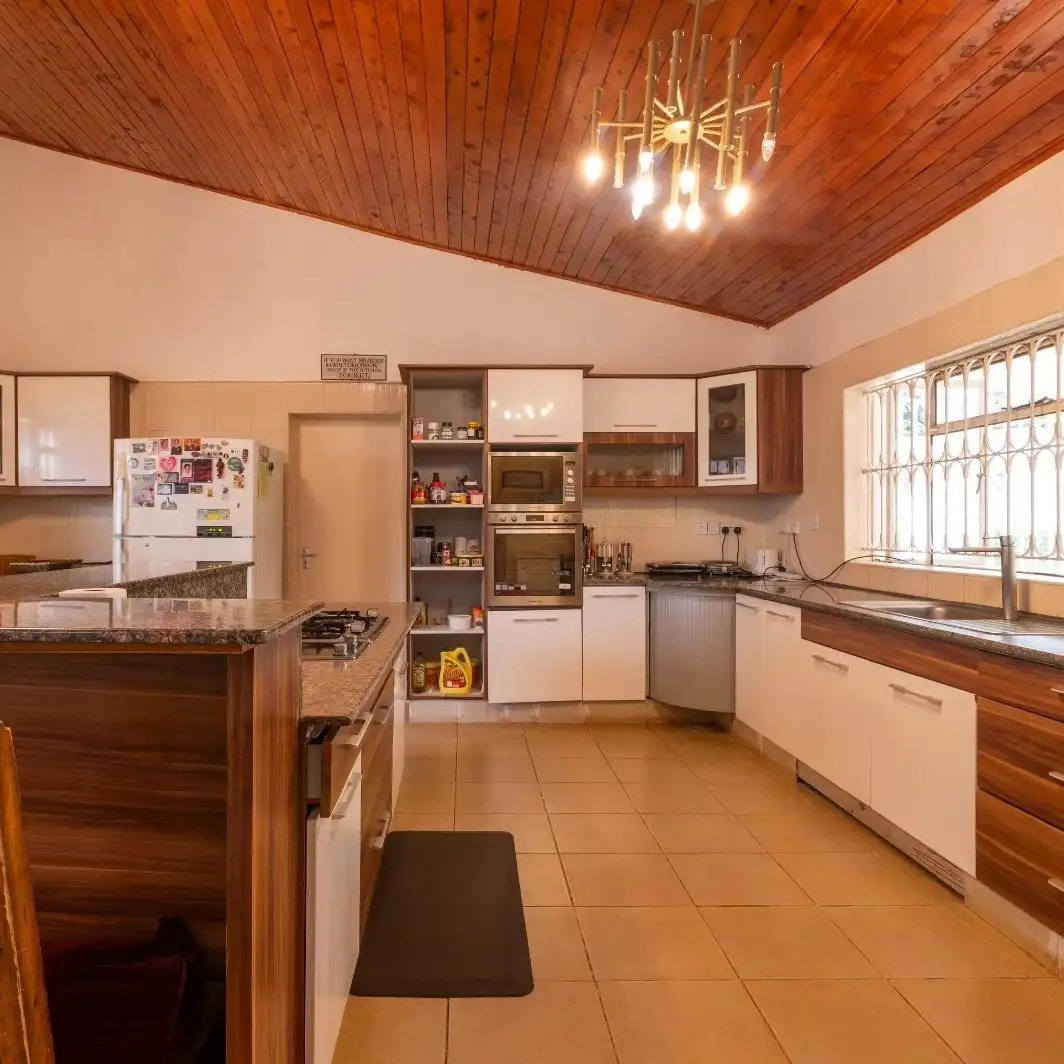 4 bedroom bungalow for sale in Gigiri Image