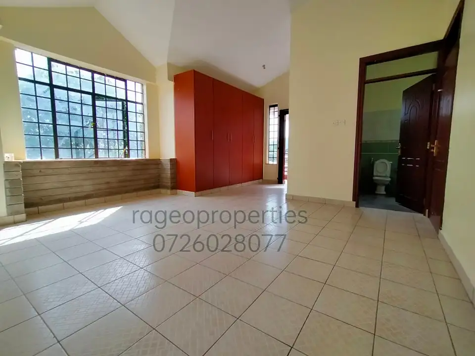  4 bedroom maisonette plus sq for sale in south b Image