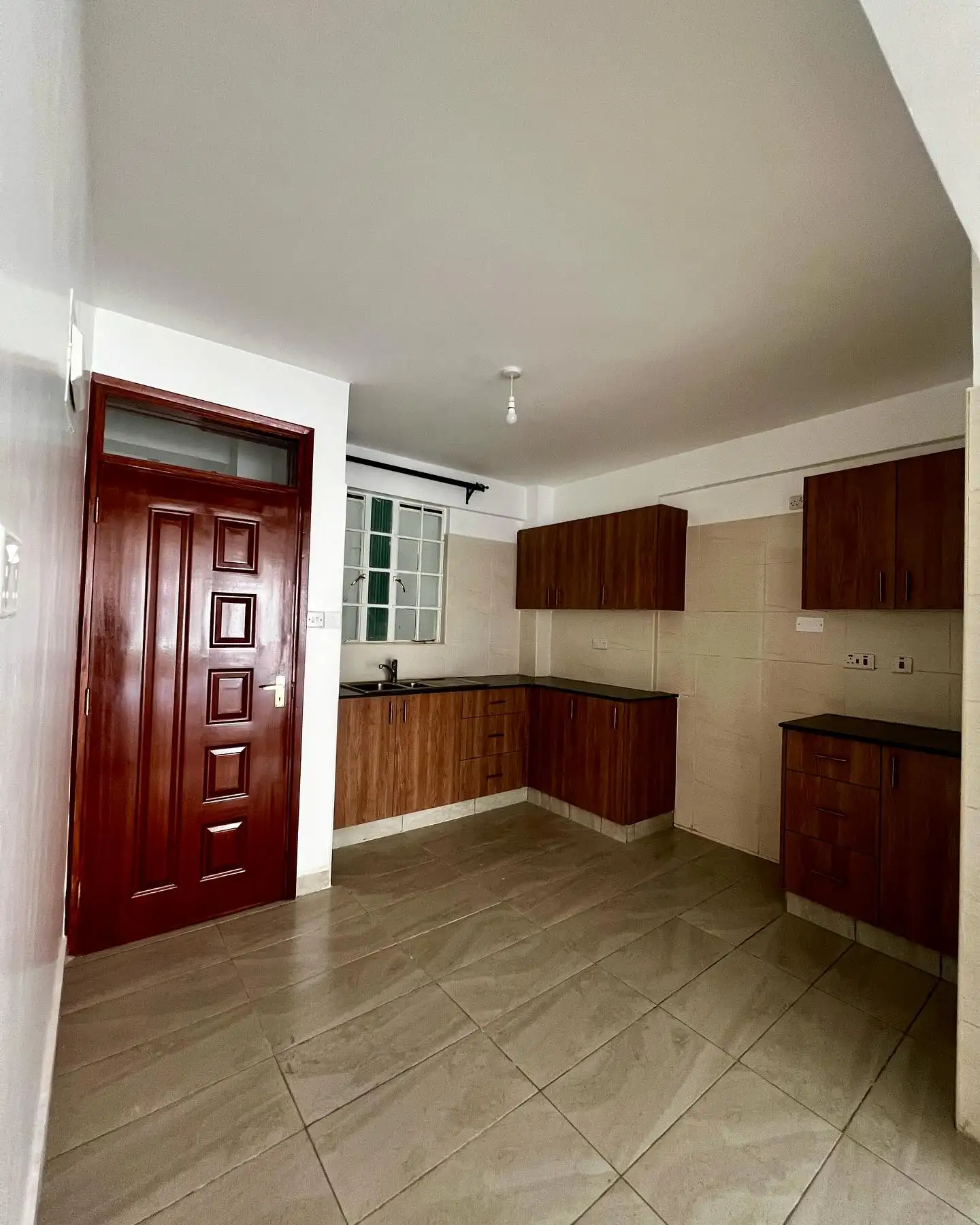 3 bedroom apartment plus sq to let in kileleshwa  Image