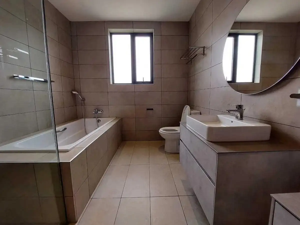 Fully Furnished 2 Bedroom Apartment Ensuite to Let in Kitisuru Image