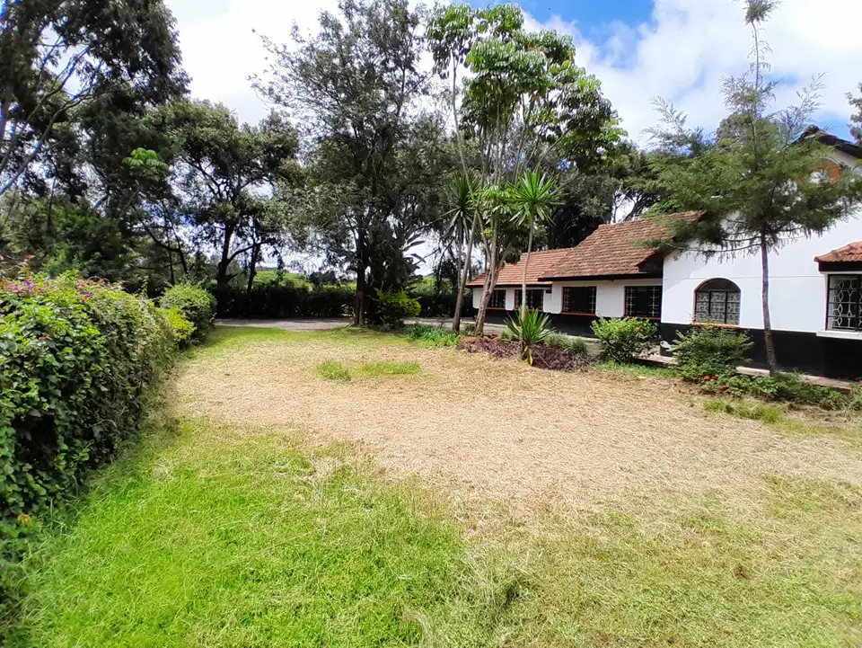 4 bedroom  bungalow plus sq to let in Karen Image