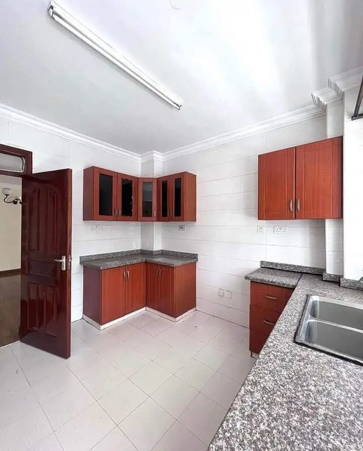 3 bedroom apartment plus sq for sale in Lavington Image