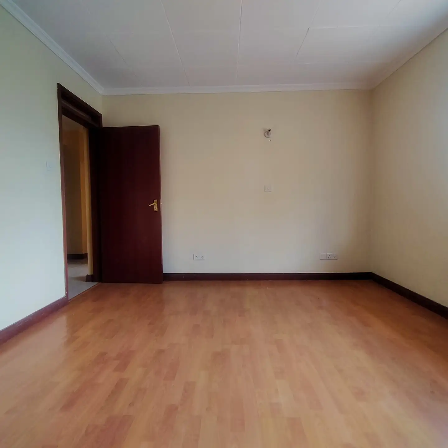 Spacious 3 bedroom apartment to let in Upper hill. Image