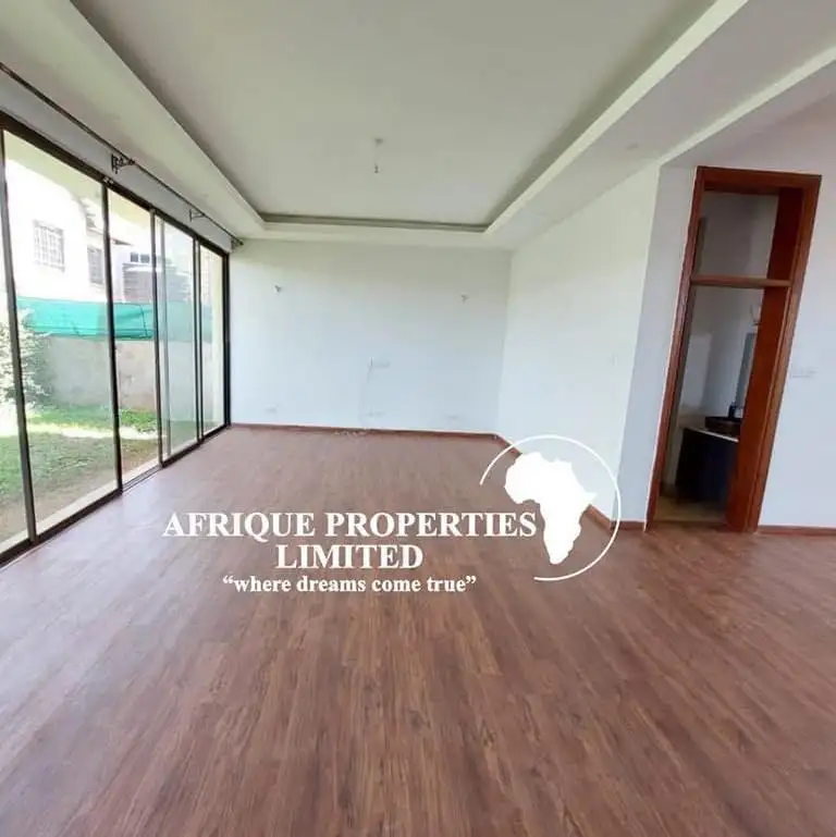 4 bedroom maisonette to let in Membly Estate Image