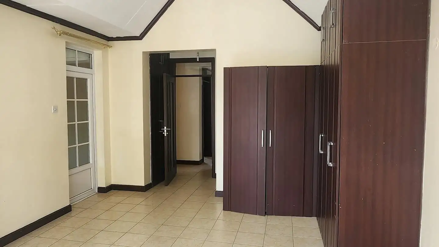 4 bedroom maisonette for sale in Langata Image