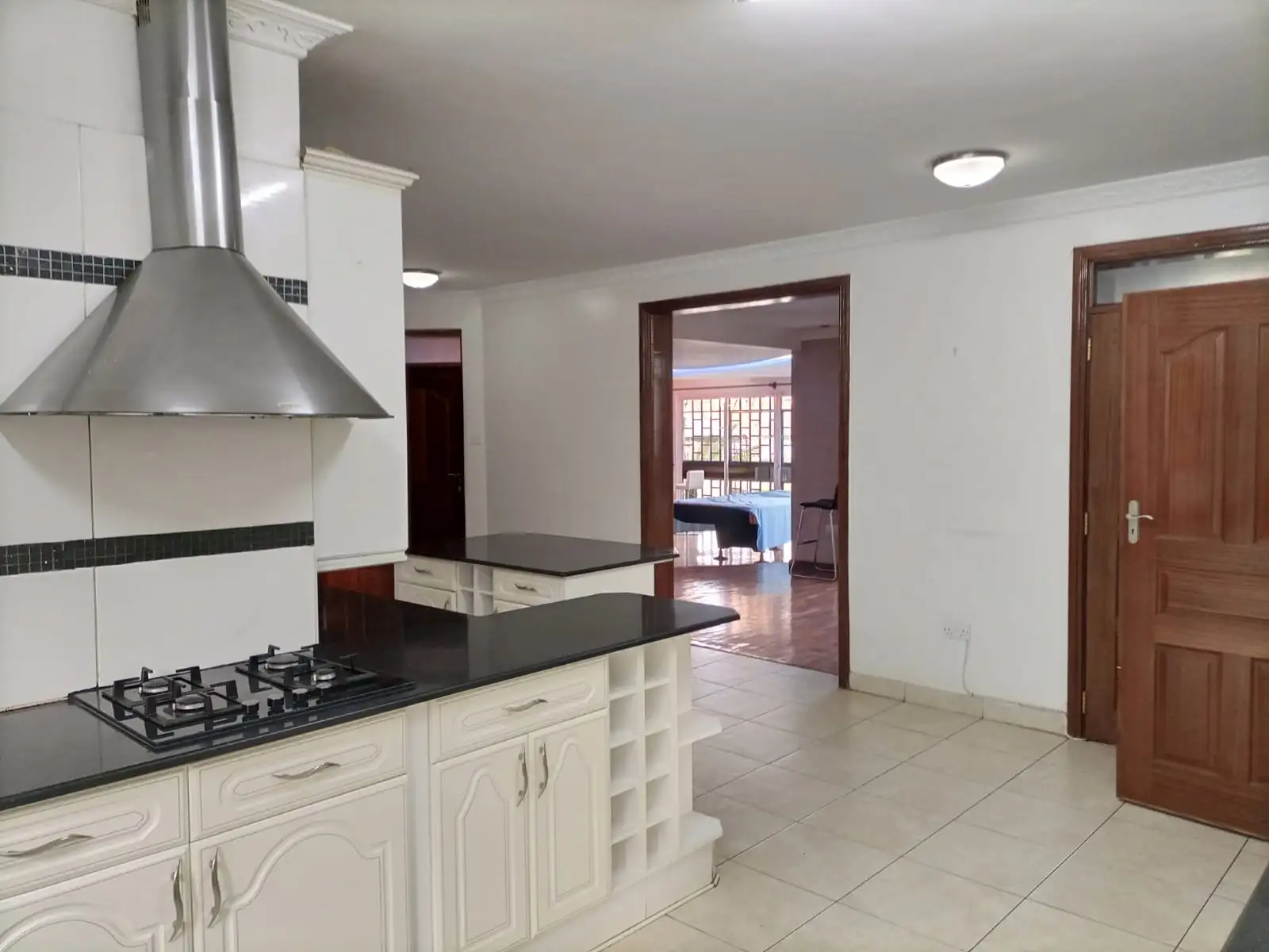 4 bedroom maisonette for sale in Runda Image