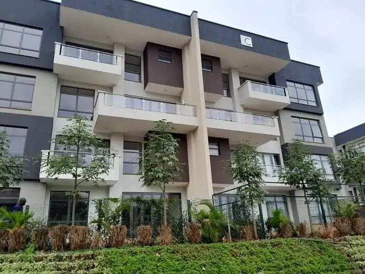 Spacious 4 Bedroom Duplex Townhouse For Rent or Sale in Rosslyn Image