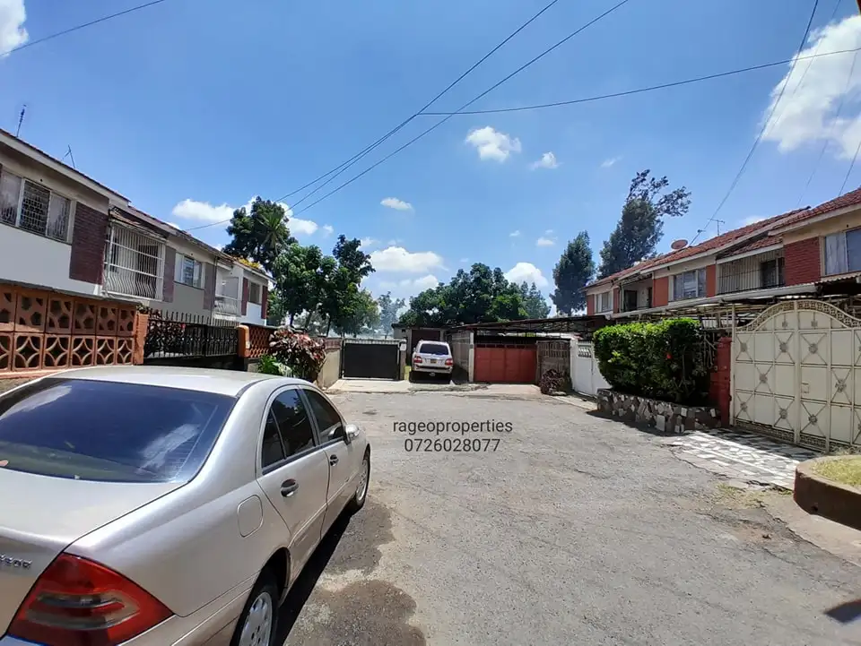 4 bedroom maisonette plus sq for sale in South B Image