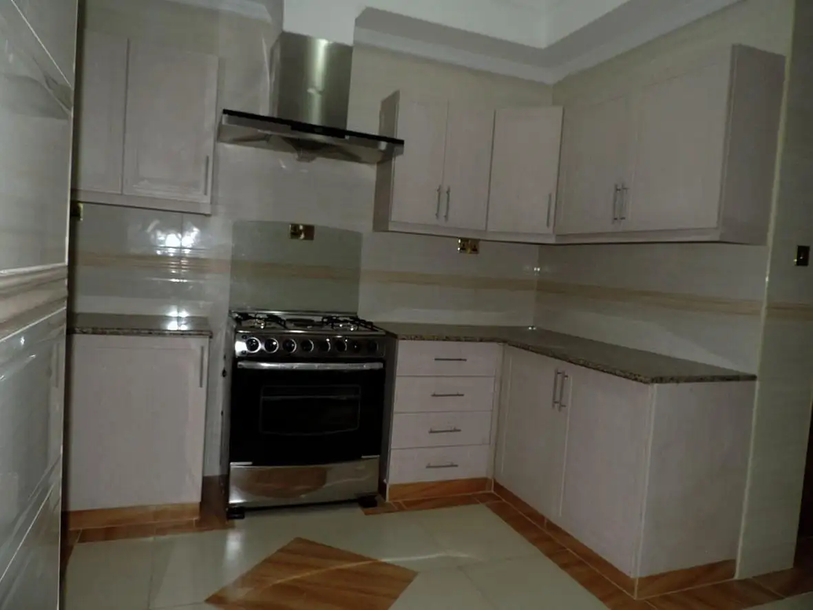 Spacious & modern 2 bedroom all ensuite apartment block for sale in Kilimani Image