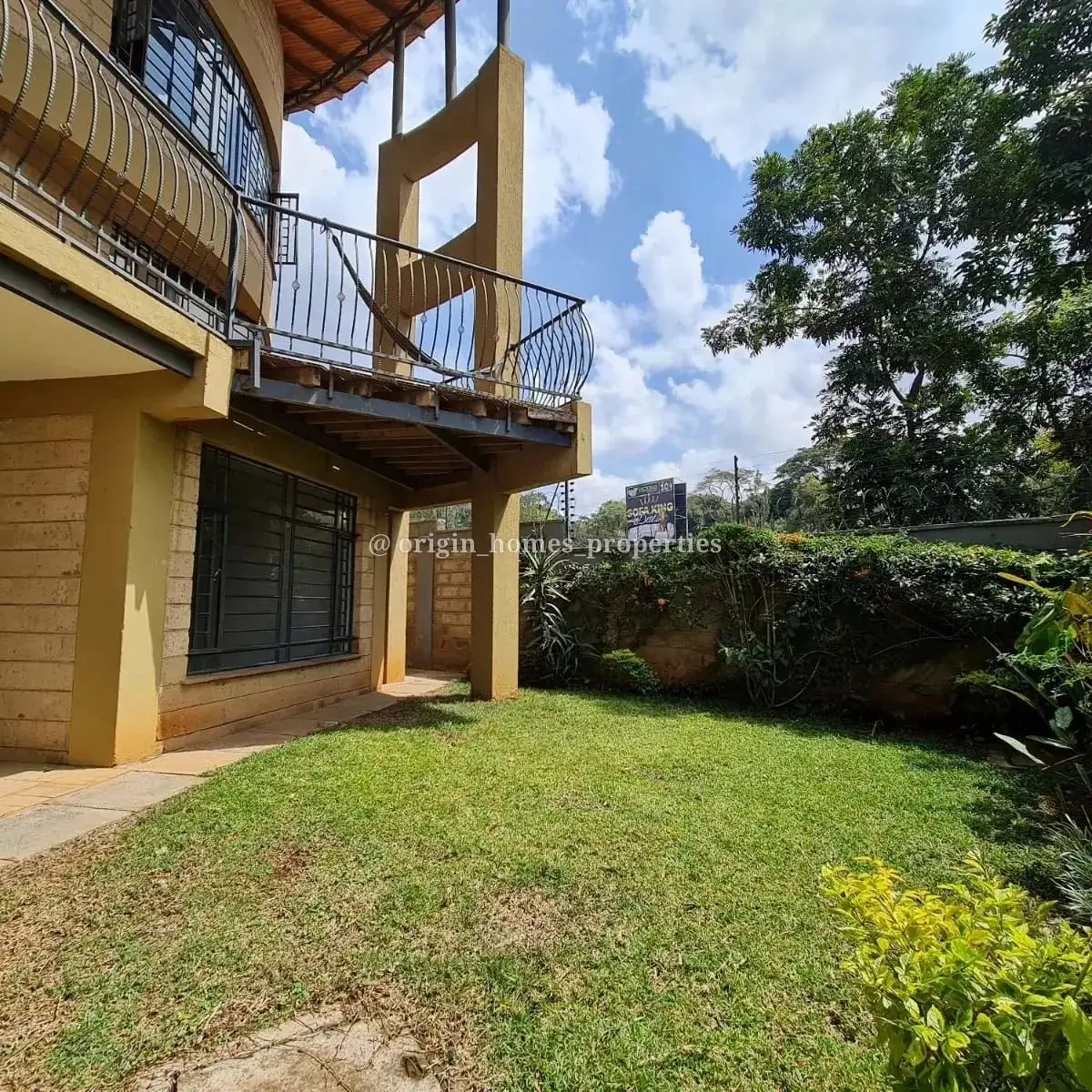 4-bedroom townhouse with a dsq for sale in Lavington Image