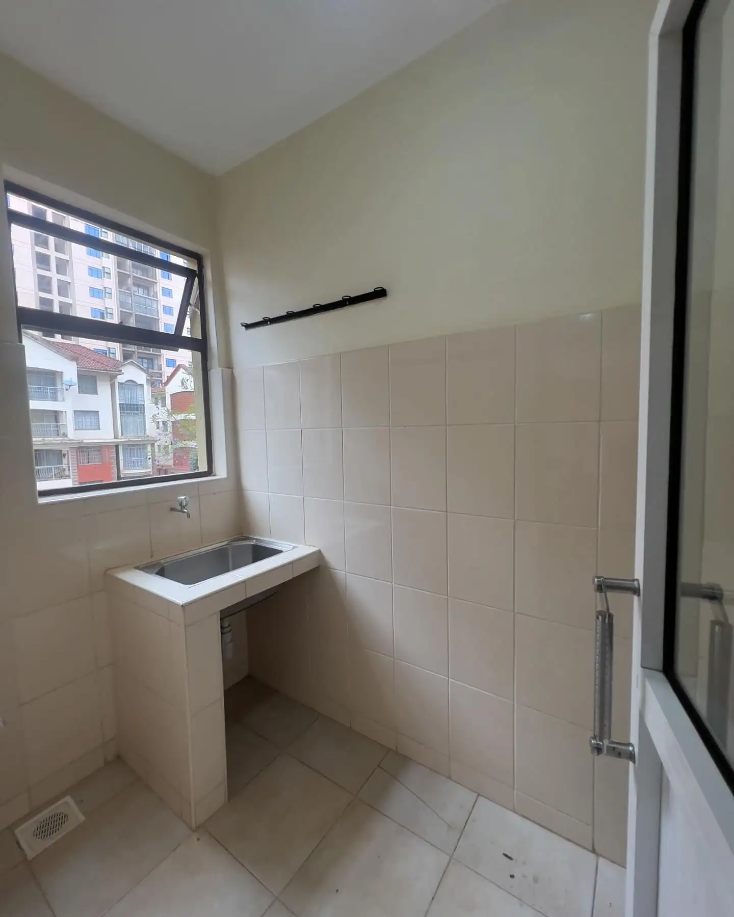 Spacious 2 bedroom apartment to let in Kilimani Image