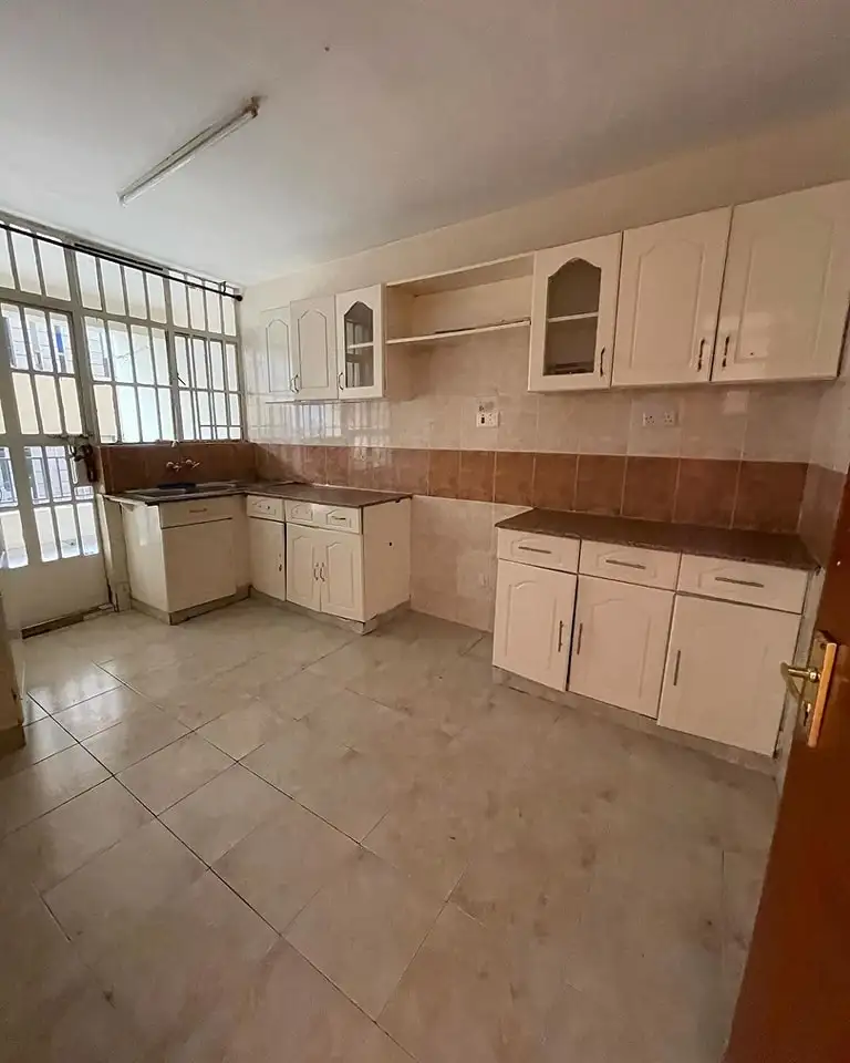 spacious 3 bedroom apartment to let in Kilimani Image