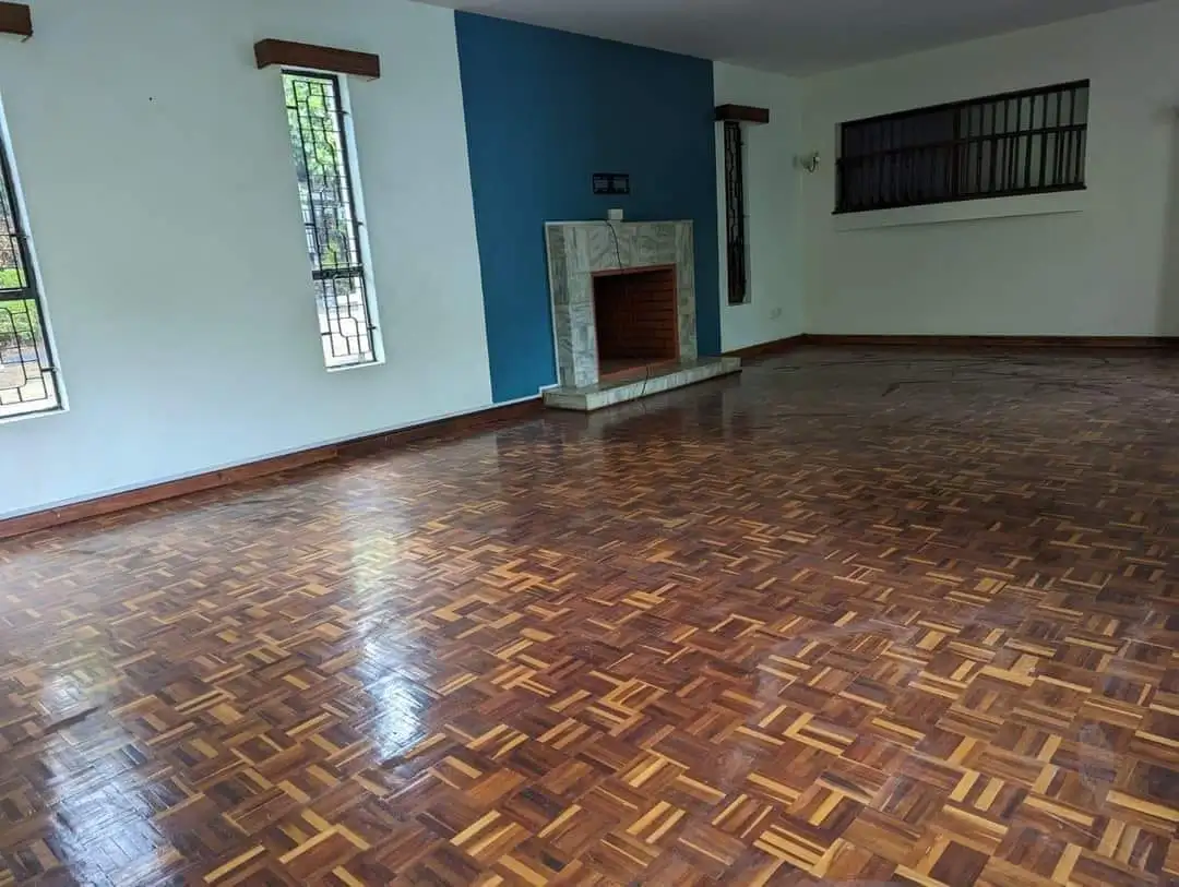 Five bedroom spacious commercial maisonette to let in Old Kitisuru Image