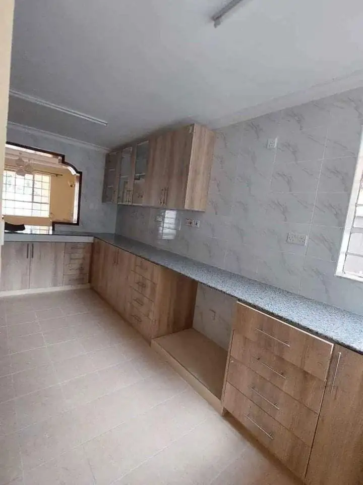 Magnificent 5 Bedroom Flat roof Maisonette on sale in Muthaiga North Image