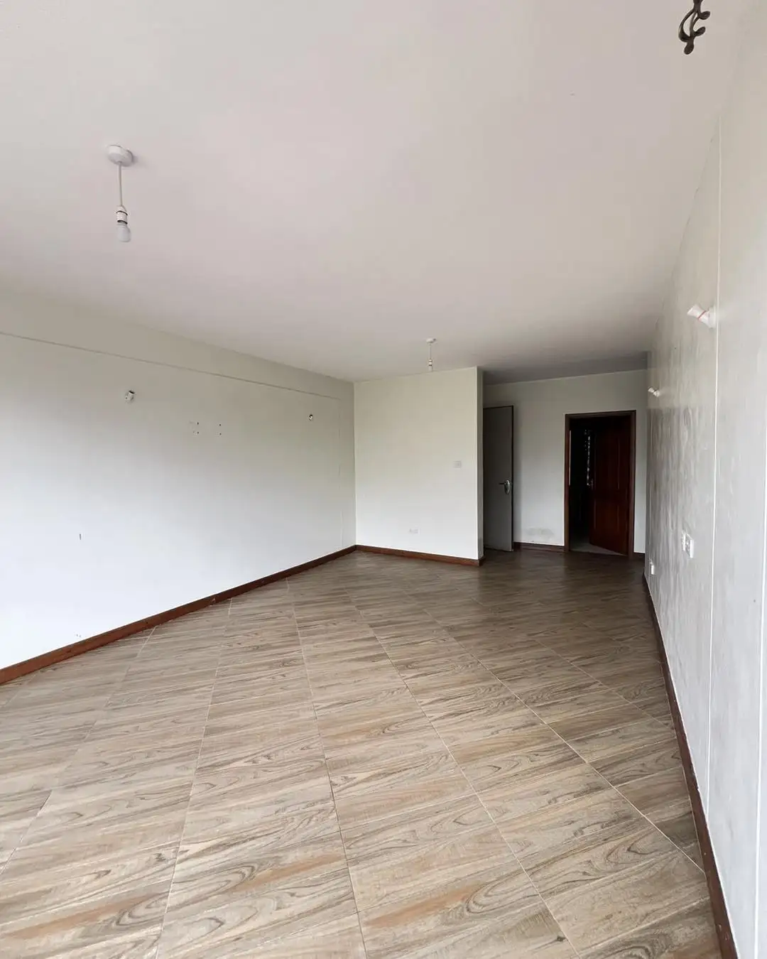 Spacious modern 1 bedroom apartment to let in naivasha road near junction Image