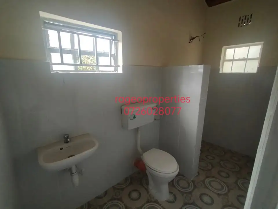 Newly refurbished colonial 3 bedroom bungalow plus dsq to let in Karen Image