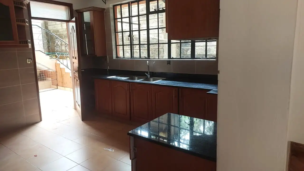 4 bedroom maisonette for rent in Kilimani Image