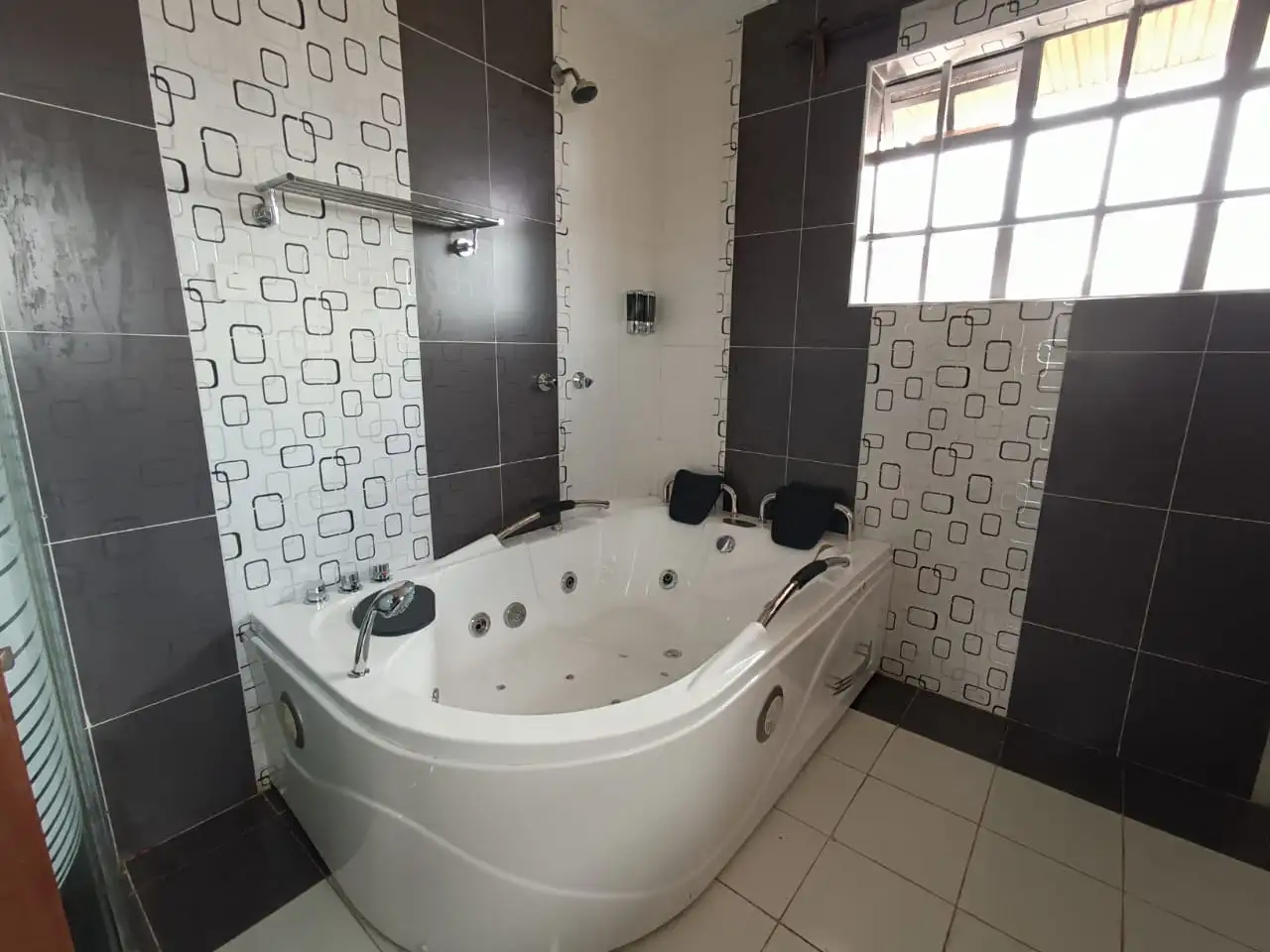 4 bedroom maisonette for sale in Ruiru Image