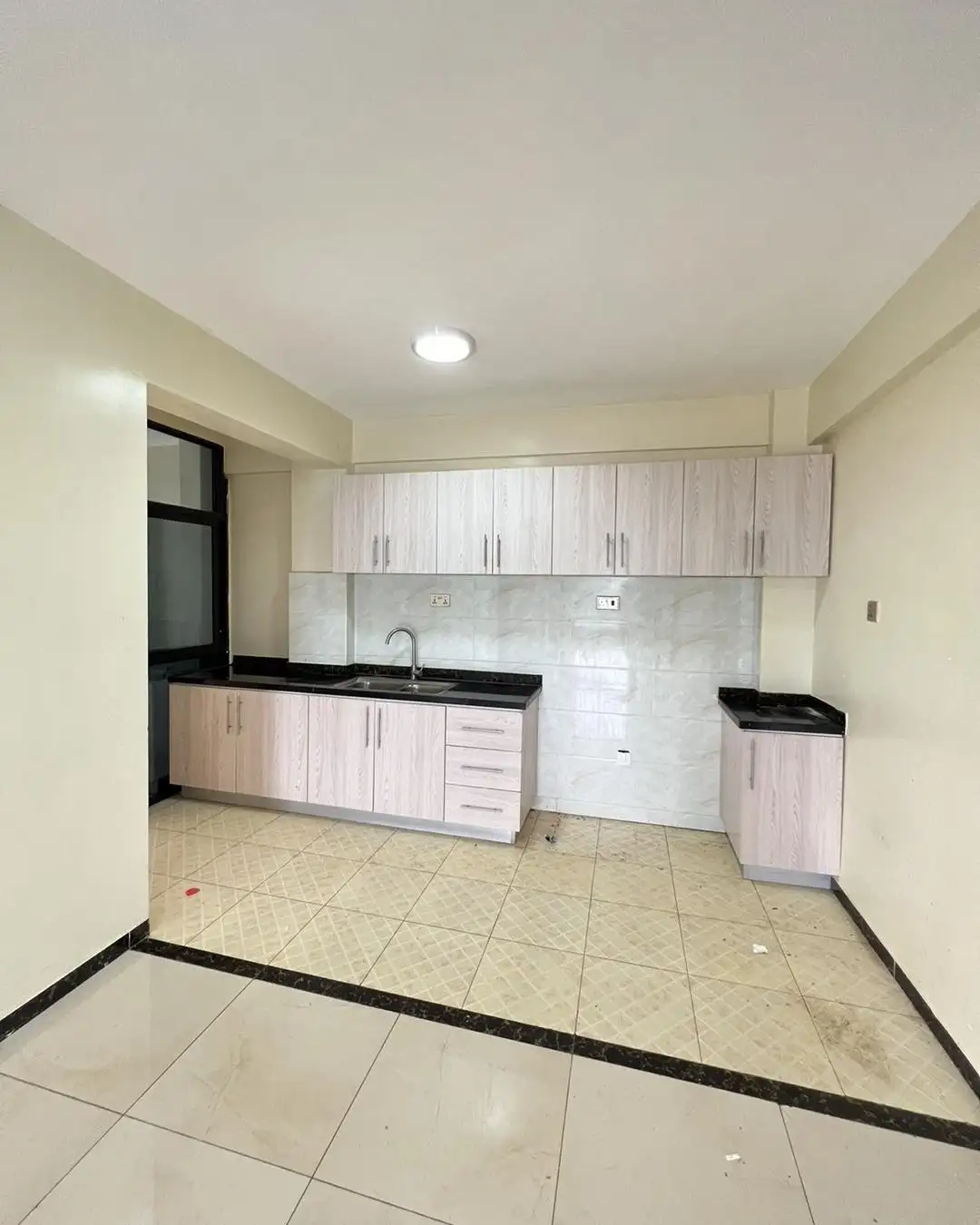 Spacious modern 2 bedroom apartment to let in lavington Image