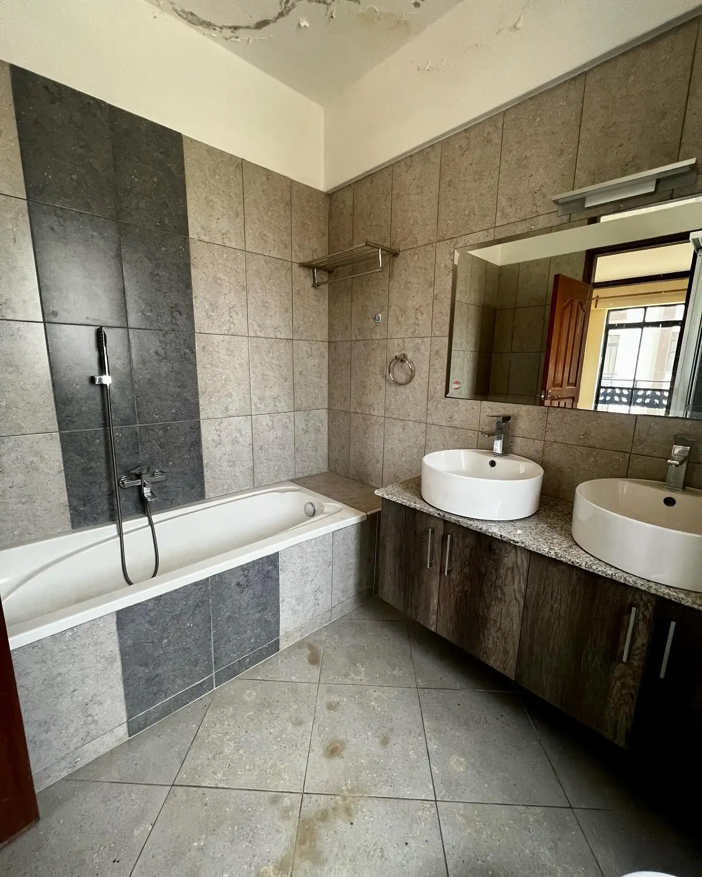 3 bedroom apartment to let in kilimani  Image