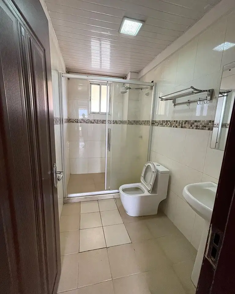 spacious 3 bedroom apartment to let in Kilimani Image