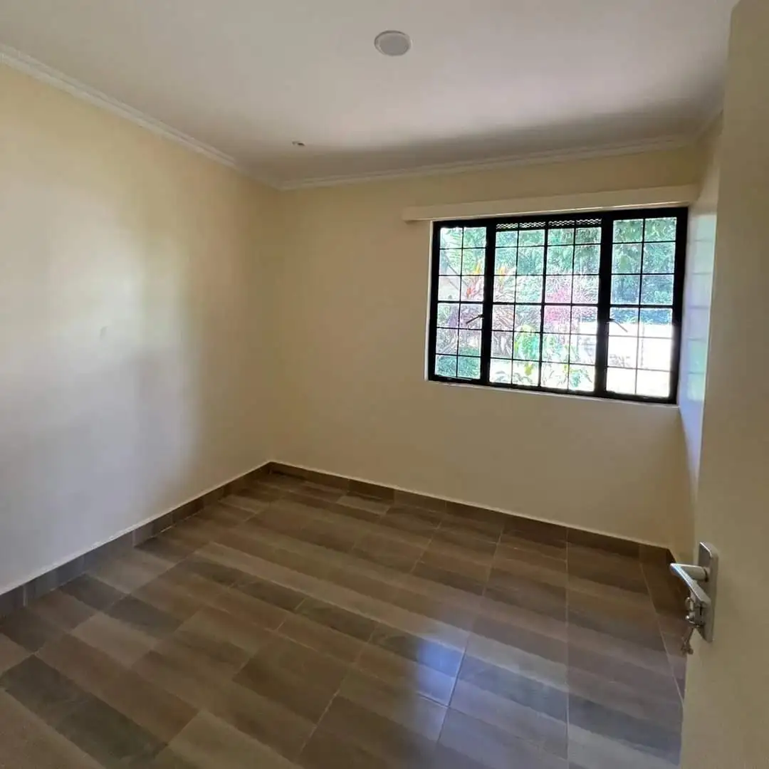 Spacious 4 bedroom bungalow to let in Loresho Image