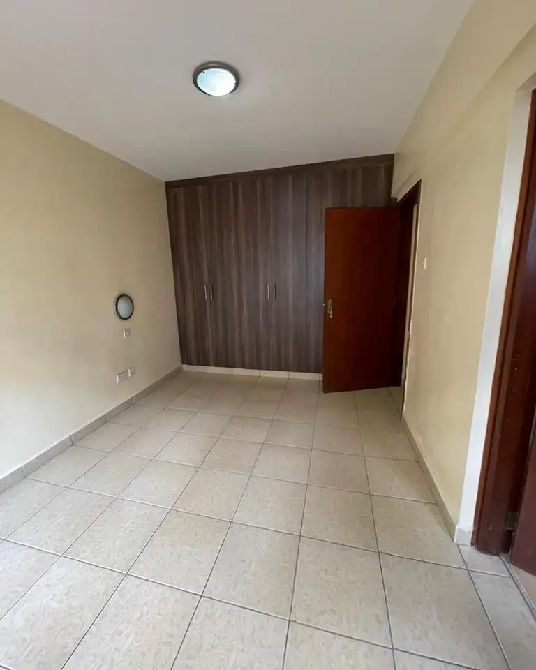 spacious 3 bedroom apartment to let langata Image