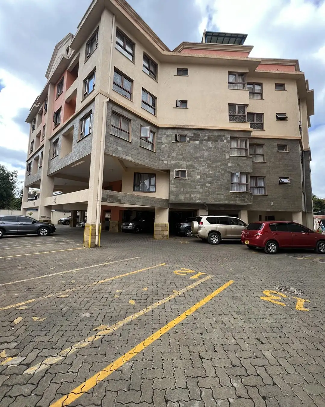 Spacious modern 2 bedroom plus dsq apartment for sale in Kileleshwa  Image