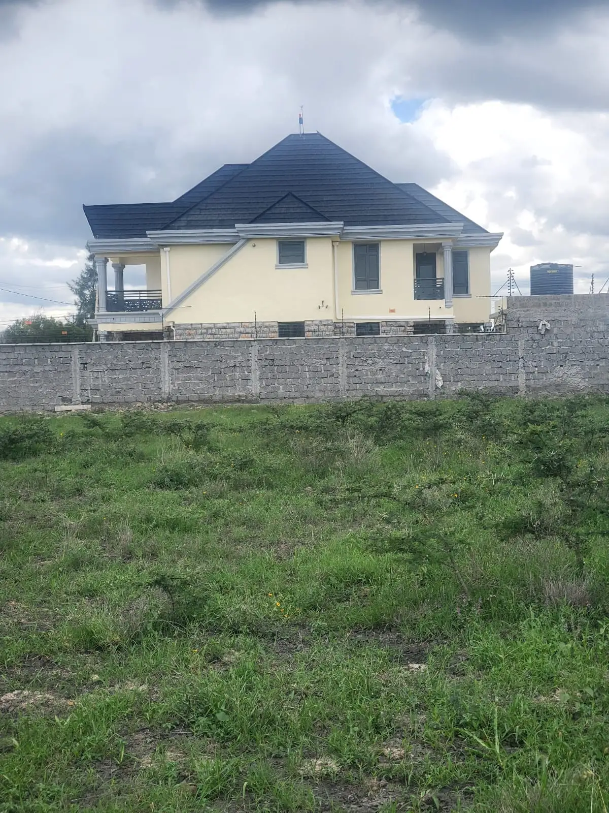 4 bedroom mansion for sale in Syokimau. Image