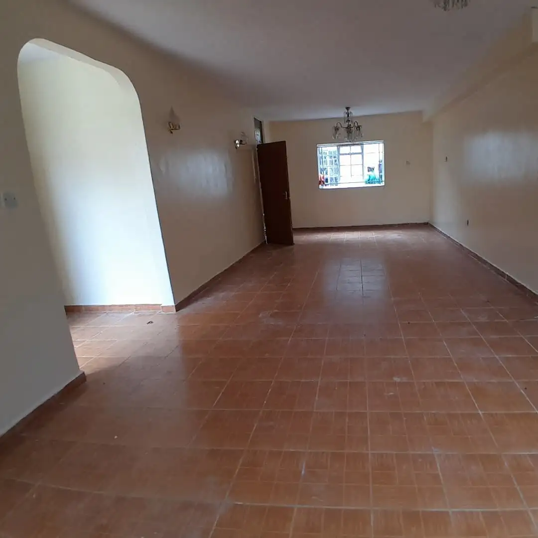 lovely 4 bedroom maisonette plus sq to let in Langata Image