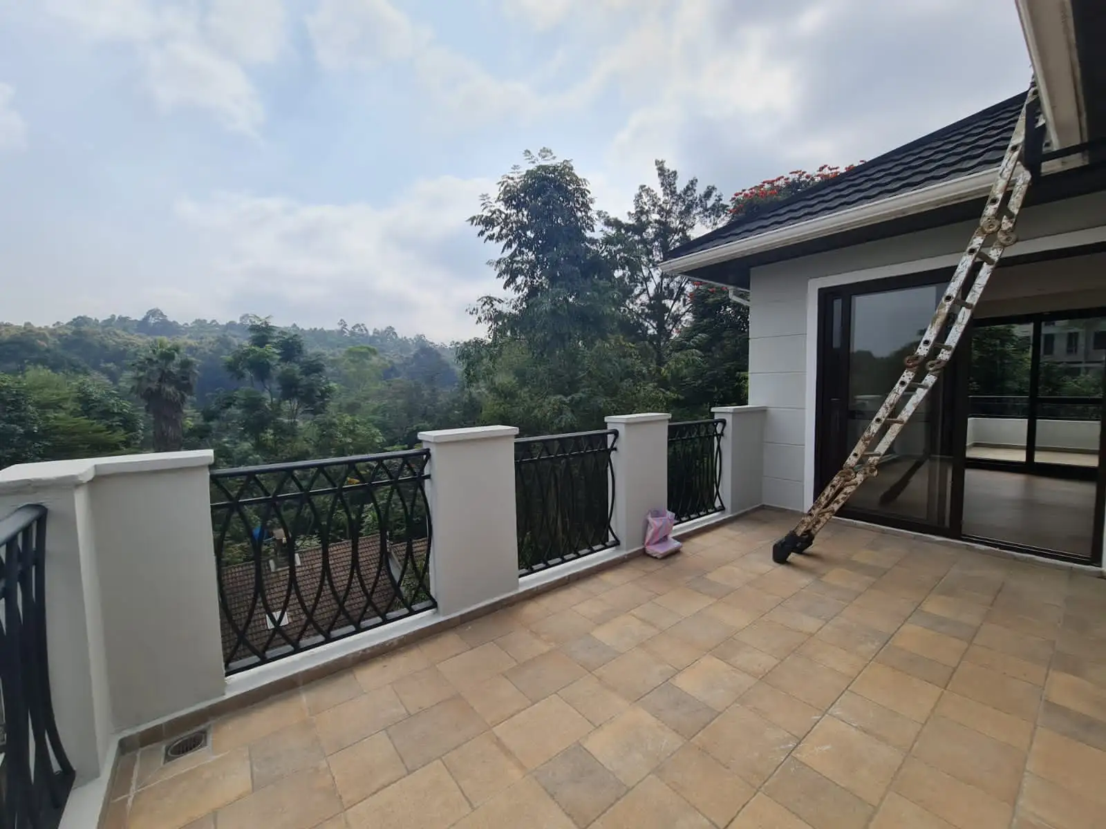 New 5 Bedroom Townhouse For Rent or Sale in Westlands, Peponi Road Image