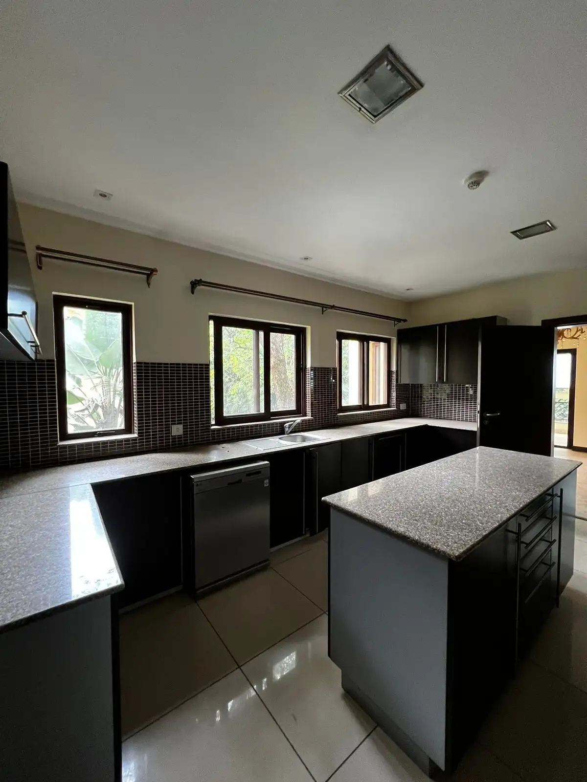 4 Bedroom Plus DSQ Penthouse Apartment for Rent in Riverside Drive, Nairobi Image