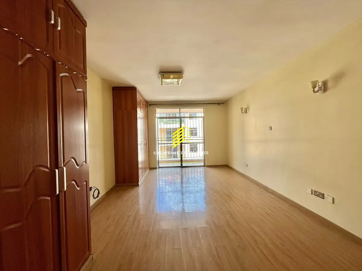 Modern 3 bedroom apartment All en-suite + Dsq for Sale in Lavington Image