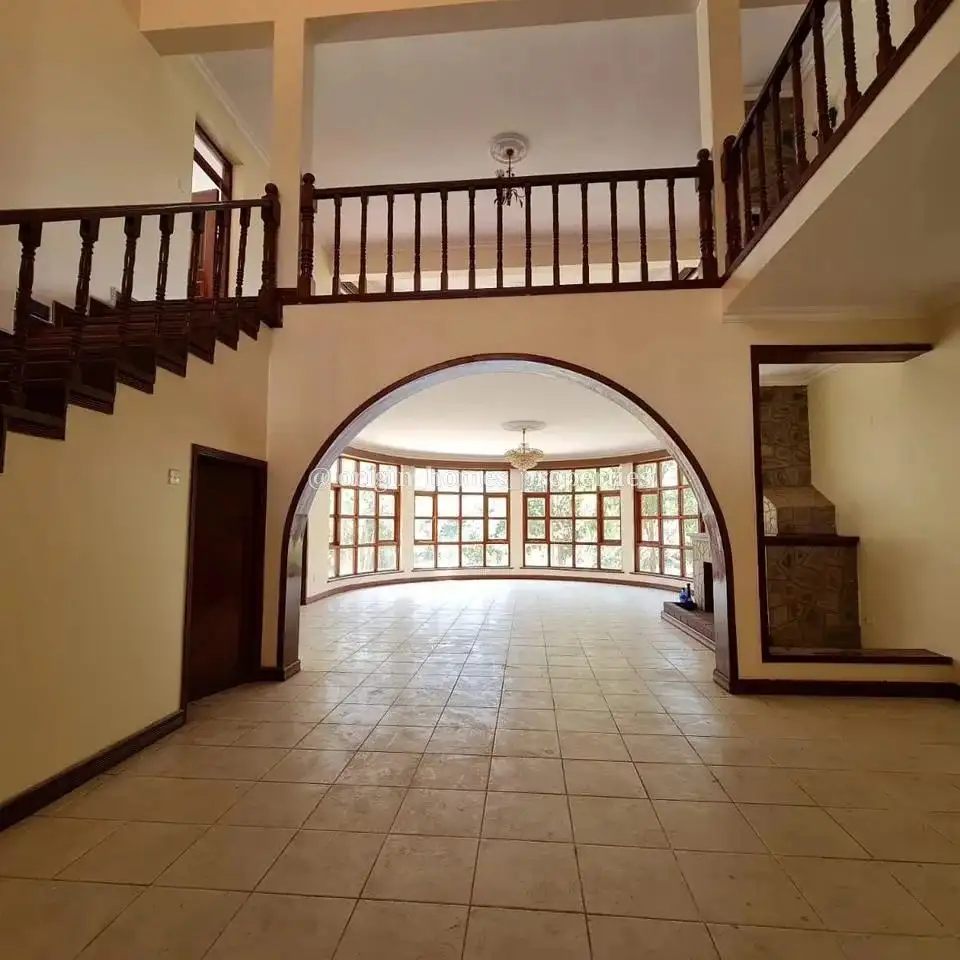 5 bedroom maisonette on 1 acre plot for rent in Windsor Image