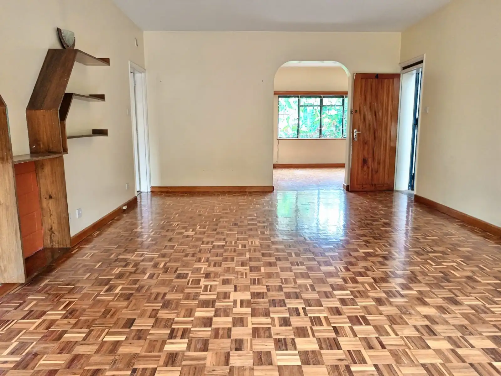 3 bedroom apartment plus dsq to let in Muthaiga Image