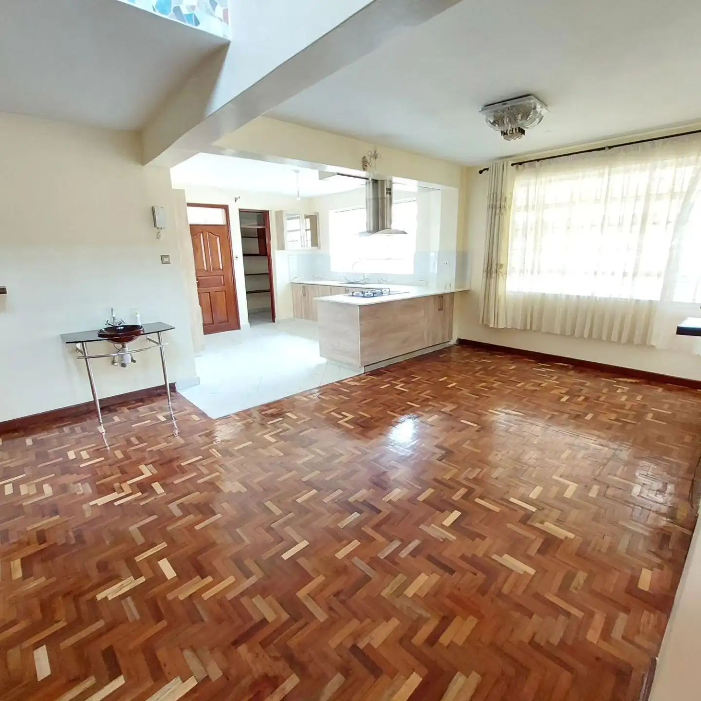 4 Bedroom Maisonette To Let in Runda Image