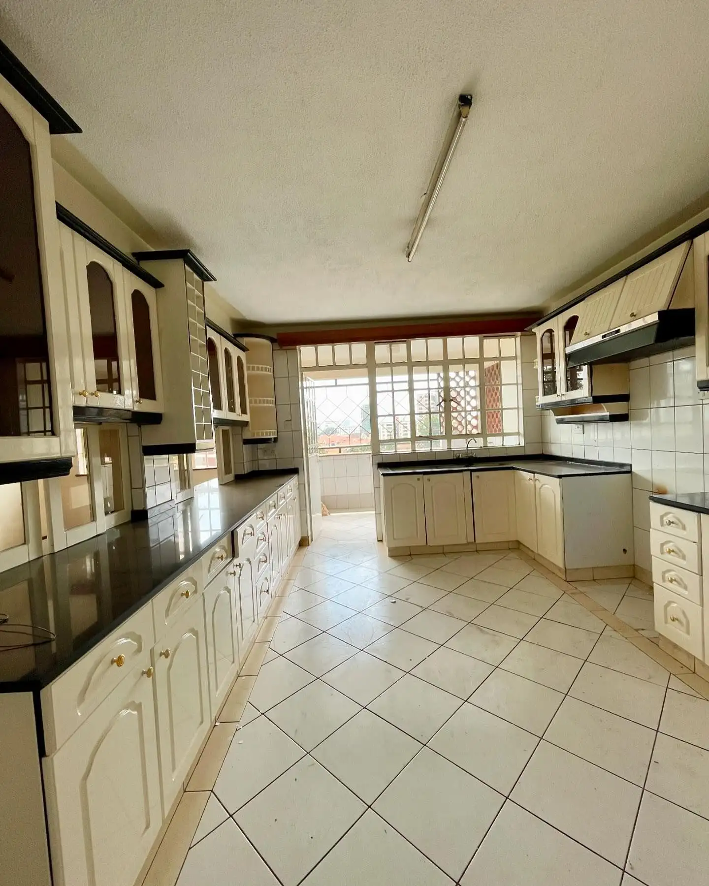 Spacious and affordable 4bedroom duplex apartment to let in Kileleshwa Image