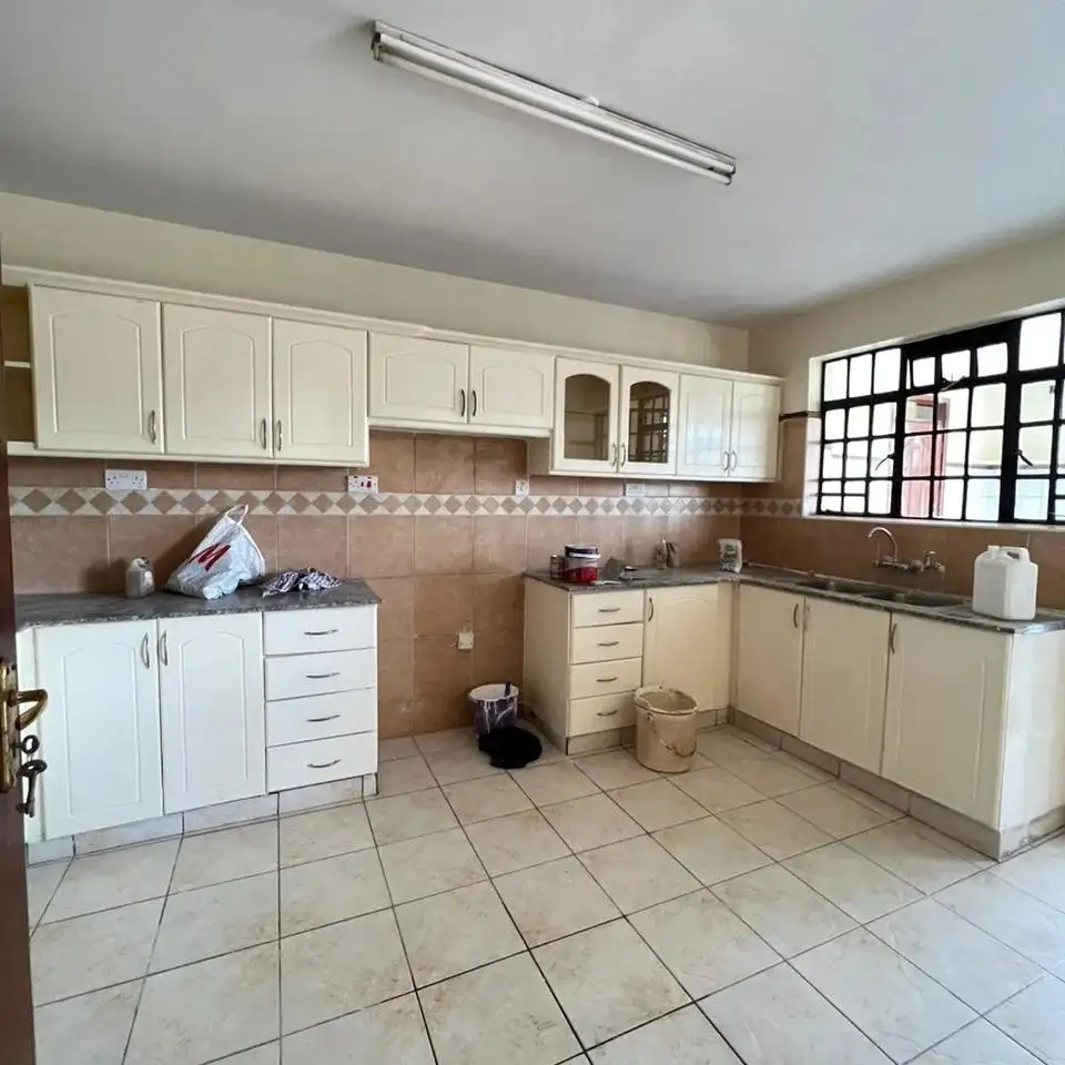 3 bedroom apartment to let in Kileleshwa Image