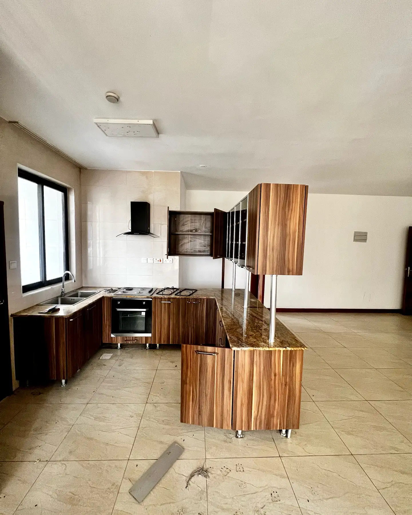 Spacious 2 bedroom Apartment For Rent in Kilimani Image