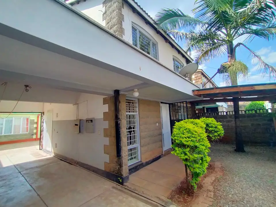 Newly renovated 3 bedroom maisonette to let in Ngumo  Image