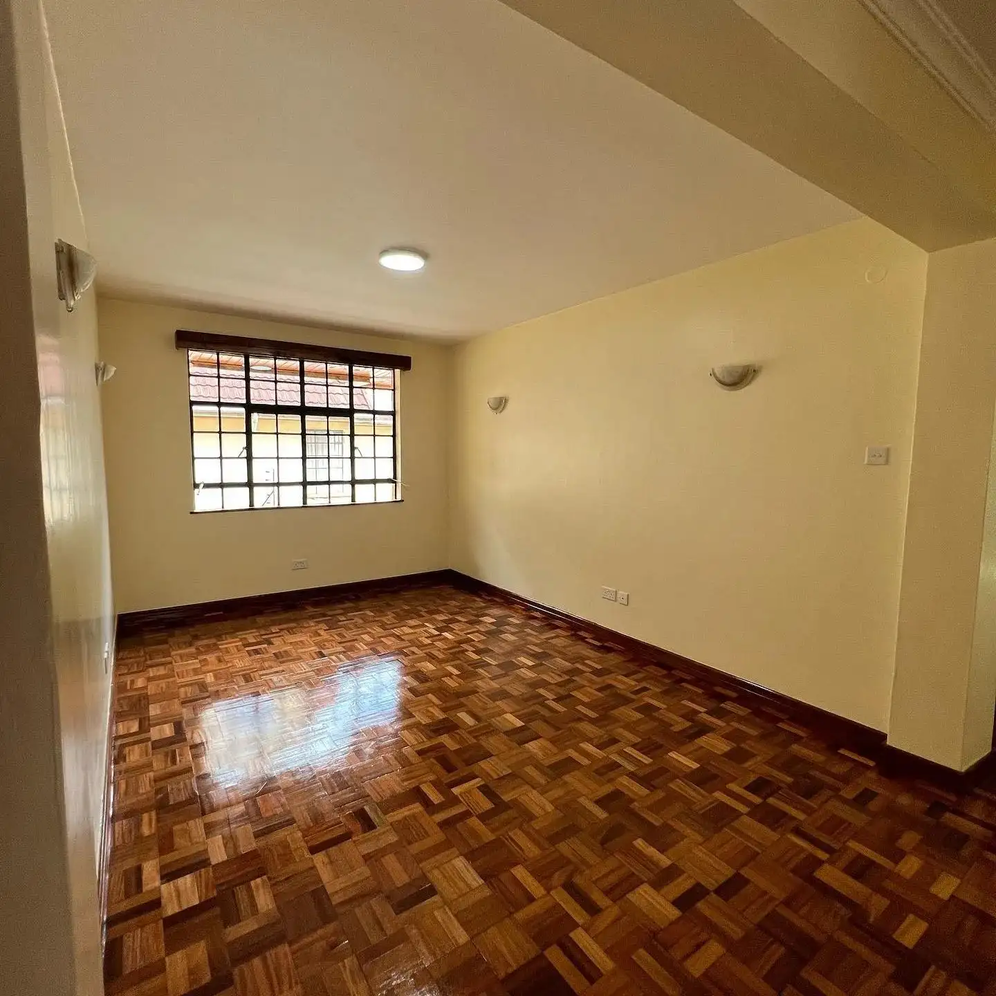 Beautiful 5 Bedroom Townhouse To Let Or For Sale In Lavington Image