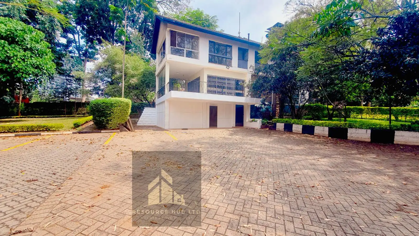 4 bedroom maisonette to let in Lavington Image