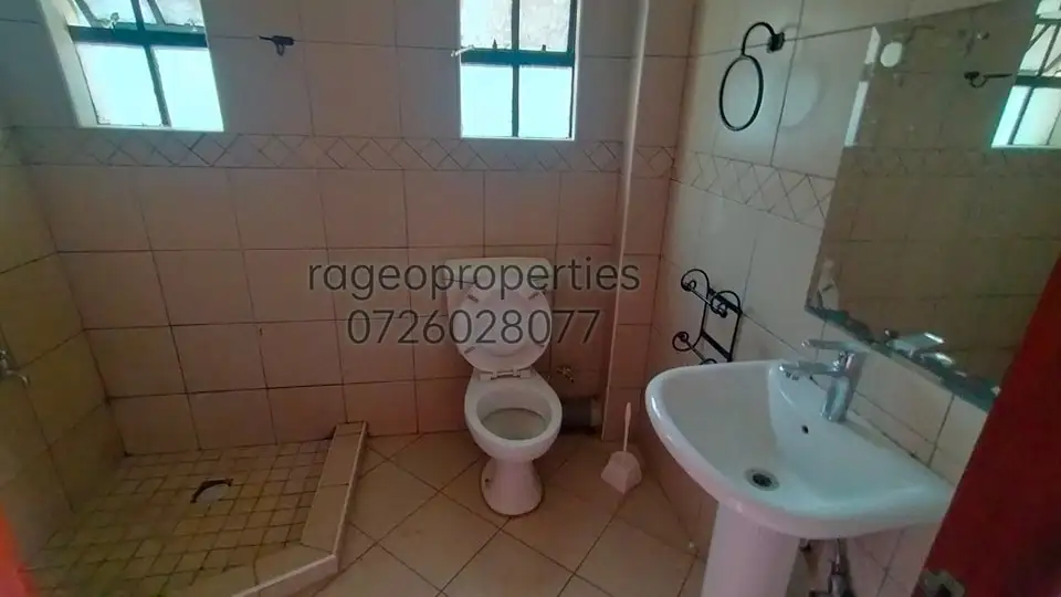 3 bedroom bungalow to let in kerarapon  Image